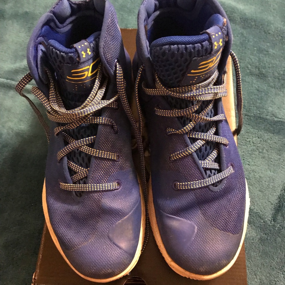 Boys Steph Curry tennis shoes